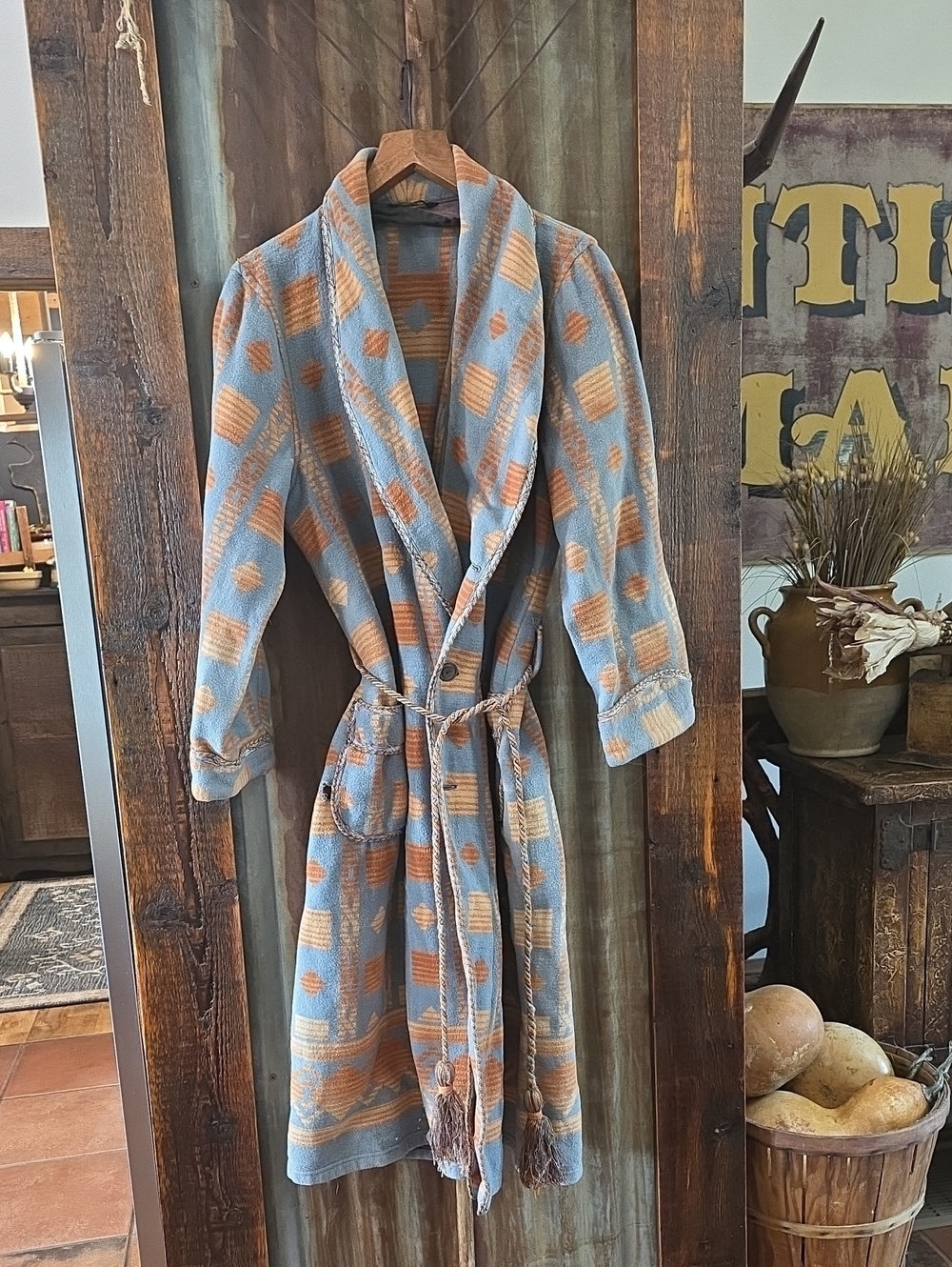 Vintage Beacon Robe Blue & Tan Patterned Shawl-Collar